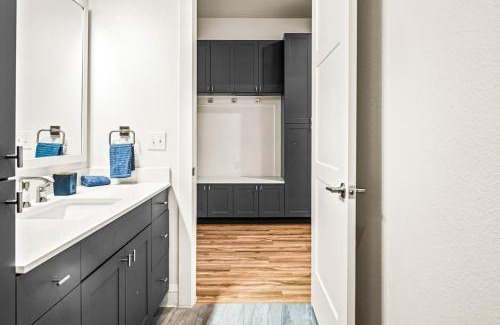 West Oak Hill Apartment | Luxurious New Unit 1Bd1Ba Pool Golf Sim