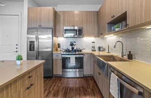 West Oak Hill Apartment | Luxurious New Unit 2Bd2B Pool, Golf Sim