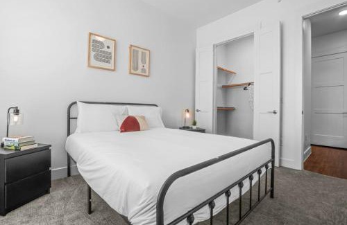 West Oak Hill Apartment | Luxurious New Unit 2Bd2Ba Pool, Golf Sim