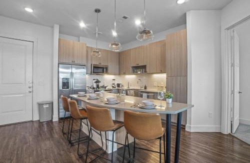 West Oak Hill Apartment | Luxurious New Unit 2Bd2Ba Pool, Golf Sim