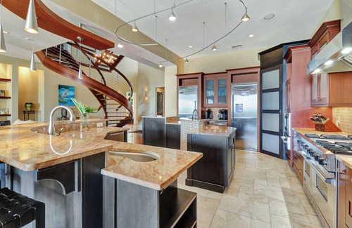 Sea Pines House | Luxurious oceanfront home with private pool with spa