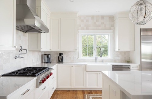 Narragansett House | Luxurious Ocean Front Rental with Pool