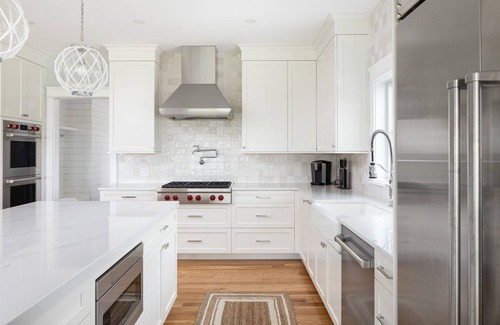 Narragansett House | Luxurious Ocean Front Rental with Pool