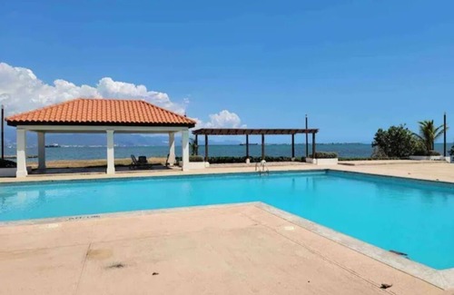 Portmore Apartment | LUXURIOUS OCEAN FRONT 2 BDR APARTMENT