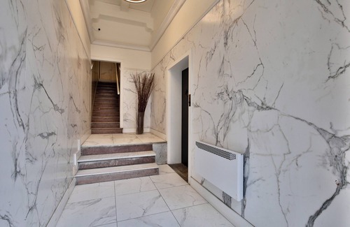 Old Montreal Condo | Luxurious Penthouse in Old Montreal featuring a majestic roof terrace