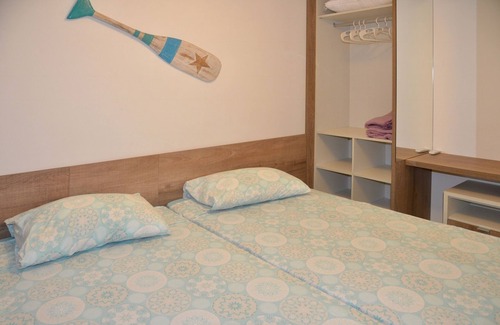 Porto das Dunas Condo | Luxurious penthouse with 2 suites, living room, balcony, jacuzzi and barbecue