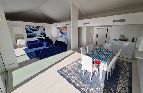 Alpes-Maritimes Apartment | Luxurious penthouse with magnificent views over the bay of Menton 10 Peoples
