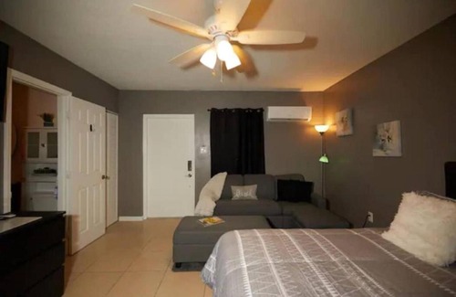 Port Saint Lucie House | Luxurious Pool Cottage Sleep 2