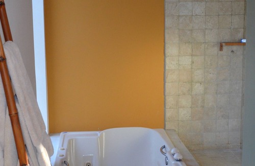 El Centenario House | Luxurious Private Home! Pool, Hot Tub, Sea and Mountain Views