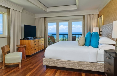 Kapalua Resort | Luxurious, Private & Spacious 2,500 sq.ft. Oceanfront Residence in Kapalua, Maui