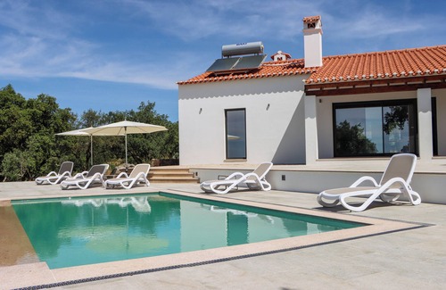 Portalegre House | Luxurious Newly Rebuilt House With Infinity Pool and Stunning Views