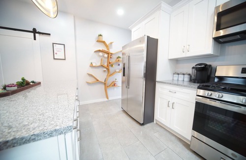 Delta House | Luxurious Renovated Gem in Convenient Location!