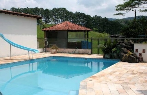 Mogi das Cruzes House | Luxurious retreat just 90 minutes from Sao Paulo - 2 suites