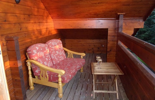 Ballyconnell Cabin | Luxurious Riverfront Log Cabin set in a tranquil woodland location
