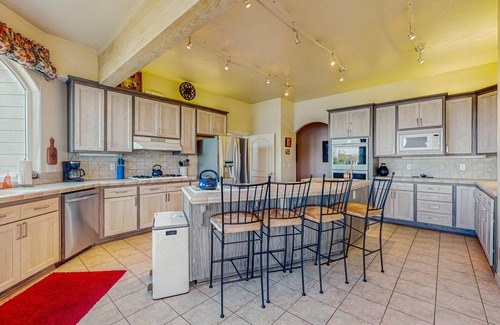 Florence House | Luxurious Riverfront House w/River Views, Private Sauna, Pool Table, & Free WiFi