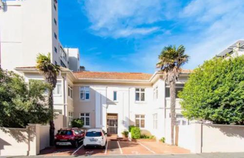 Sea Point Apartment | Luxurious Sea Point Apartment