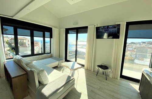 Neos Marmaras Apartment | Luxurious Sea view Apartment with Jacuzzi