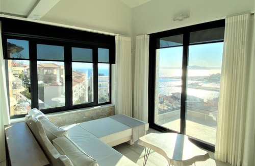 Neos Marmaras Apartment | Luxurious Sea view Apartment with Jacuzzi
