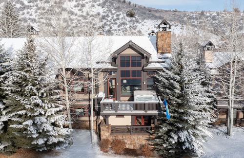 Edwards House | Luxurious Ski-in Ski-out Home in Arrowhead community