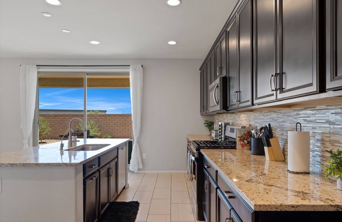 Tucson House | Luxurious, Spacious 4-Bedroom Home