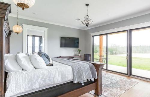 Lincoln Parish Villa | Luxurious, Spacious Blue Heron - 5 Bedrooms - Ruston LA