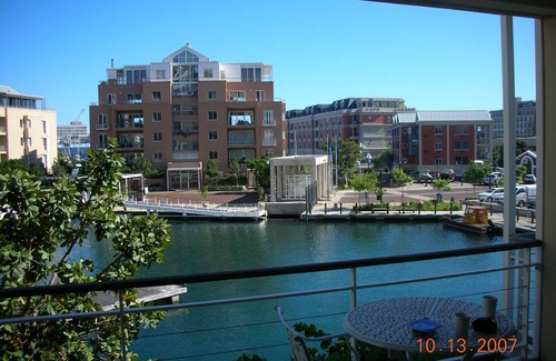 Victoria and Alfred Waterfront Apartment | Luxurious, Spacious & Secure V&A Waterfront Apt