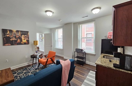 Champaign Apartment | Luxurious Stay at the Historic Inman - 210