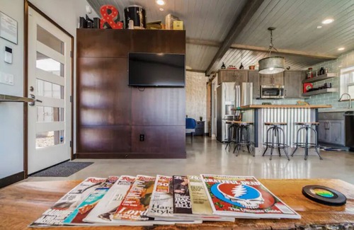 Joshua Tree House | Luxurious STUDIO 19 - Quiet - Views - Town in 5 mins - JTNP - in 8 minutes