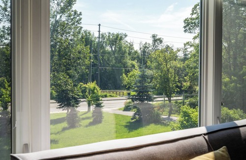 Georgetown House | Luxurious Studio on one acre in town