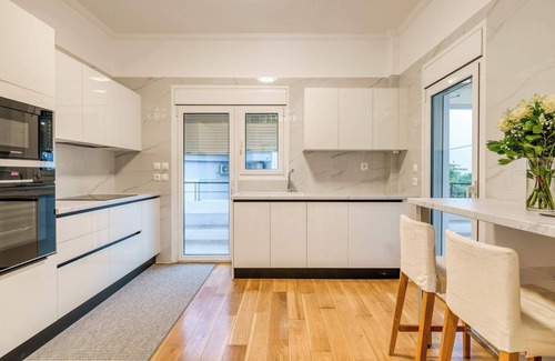 Voula Villa | Luxurious Stylish 2 Bd Villa with Balcony in Voula
