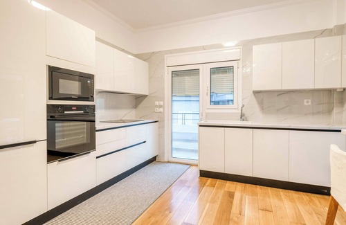 Voula Villa | Luxurious Stylish 2 Bd Villa with Balcony in Voula