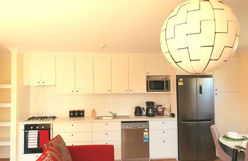 Coolbellup Apartment | Luxurious & Stylish home - 10 Mins from Freemantle & Fiona S. Hosp & Murdoch Uni