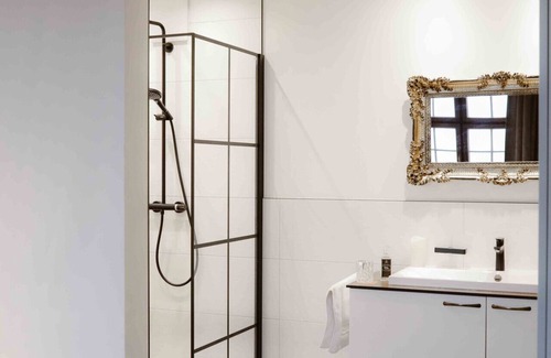 Aurolzmunster Apartment | Luxurious Suite 5 Guests I Breakfast Included