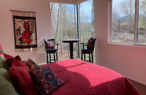 La Veta House | Luxurious Suite on the River w/Hot Tub