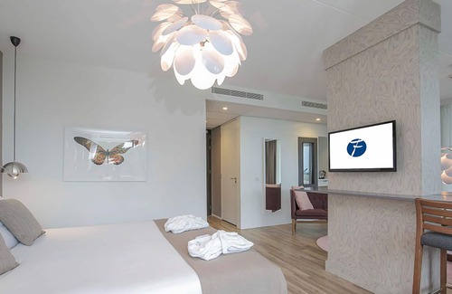 Wageningen Hotel | Luxurious Suite w/Panoramic View | Stunning Outdoors & Historic Landmarks Nearby
