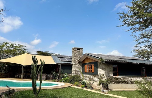 Nairobi Ski Chalet | Luxurious super cosy chalet surrounded by nature with own pool near Nairobi.