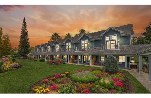 Wyoming Apartment | Luxurious Townhome | Preserve Views, 70+ Amenities