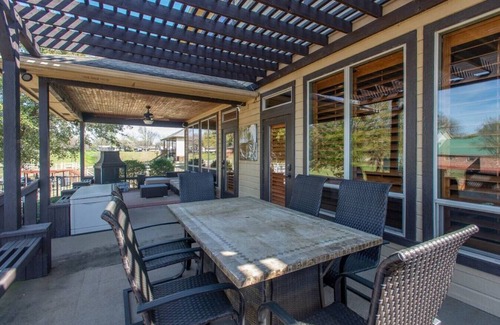 Carolyn Estates House | Luxurious, Tranquil, 4BR Lakefront Villa