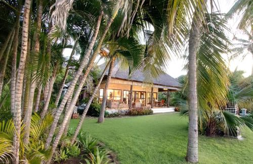 Bukti Villa | Luxurious & Tranquil Beachfront private villa with private pool