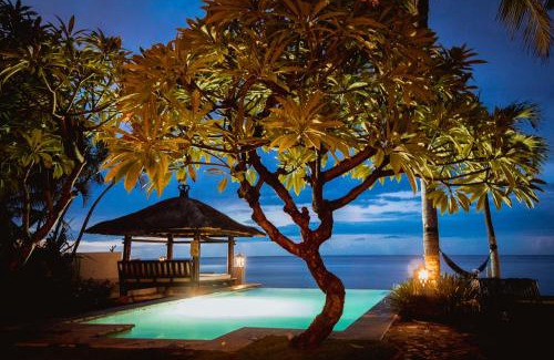 Bukti Villa | Luxurious & Tranquil Beachfront private villa with private pool