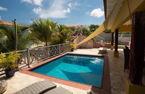 Bona Bista House | Luxurious Tropical Villa with private MagnaPool