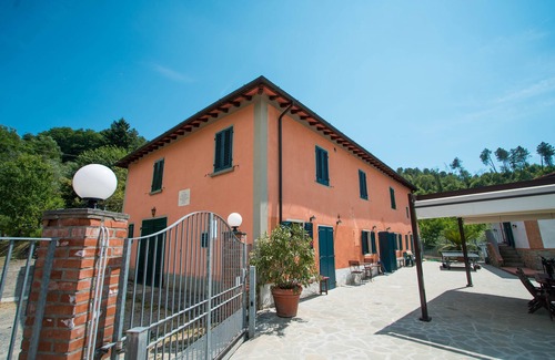 Pescia Villa | Luxurious Tuscan Villa: Double Infinity Pool. Stunning views. Sleeps 12 People