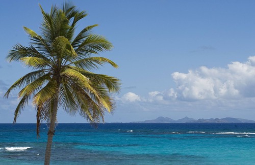 Maho House | Luxurious Two Bedroom Townhouse Located at Coral Beach Club right by Dawn Beach!