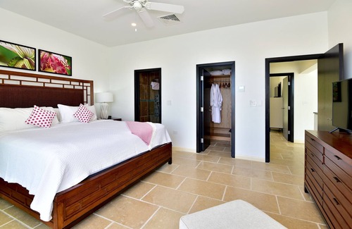 Maho House | Luxurious Two Bedroom Townhouse Located at Coral Beach Club right by Dawn Beach!