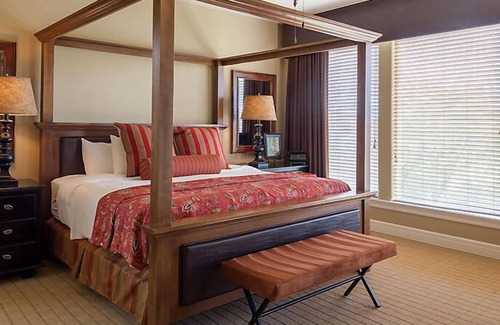Ridgedale Resort | Luxurious units at The Cliffs at Long Creek!