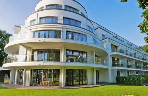 Timmendorfer Strand Apartment | Luxurious vacation apartment 3.10 with sauna and balcony - close to the beach on the Baltic Sea!