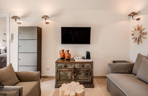 Ostuni Villa | Luxurious Villa "Lamia del Riccio" with Pool, Wi-Fi, A/C, Terrace & Garden