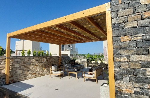 Asprouliani Villa | Luxurious villa with a large pool, 750m from the beach.
