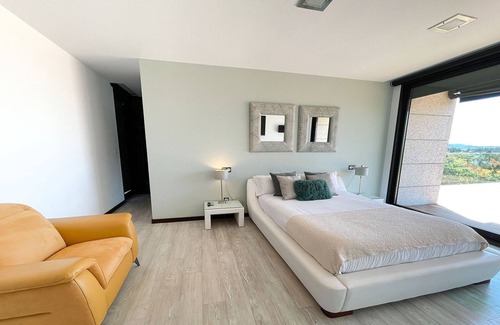 Sanxenxo Villa | Luxurious villa with sea views and heated pool in Sanxenxo.