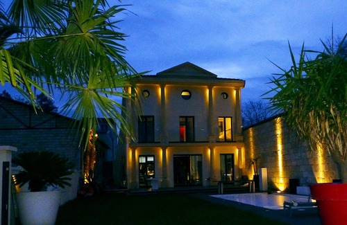 Villenave-d'Ornon Villa | Luxurious villa with heated pool 5 bedrooms + 5 bathrooms - 10 people Bordeaux